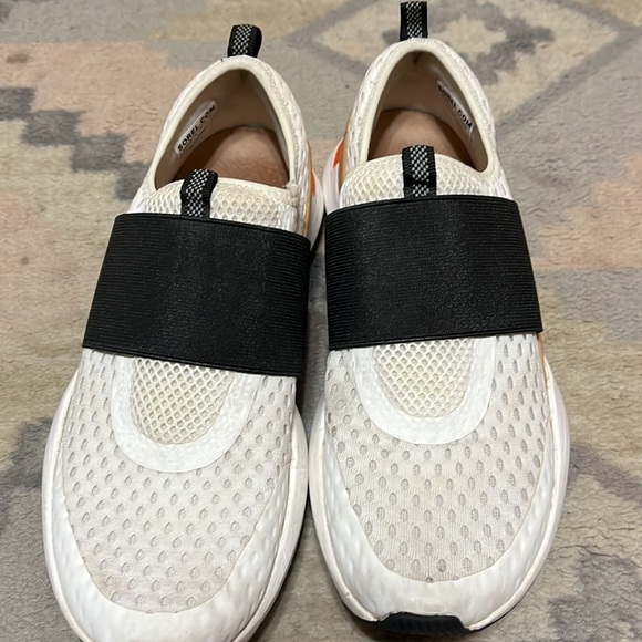 WOMEN'S KINETIC IMPACT STRAP SNEAKER - Picture 9 of 12